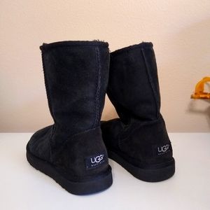 black uggs size 3